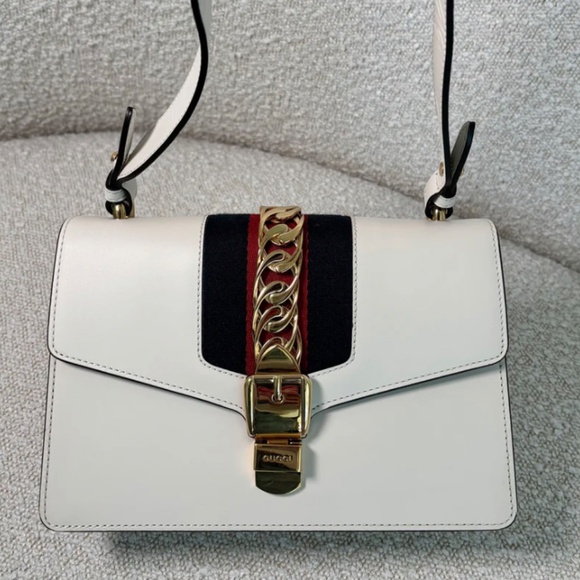 Authentic Gucci Small Sylvie Shoulder Bag White - Picture 2 of 15